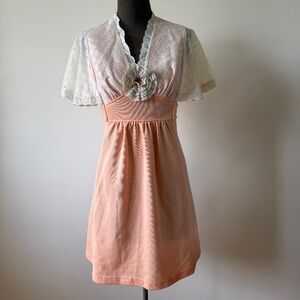 Super Cute Vintage 60s Mini Dress Lace and flower detail